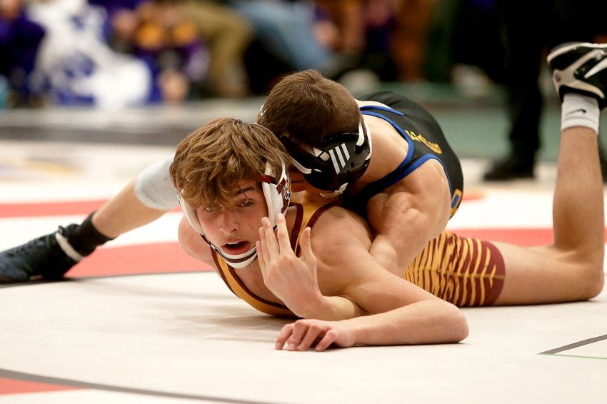 Harrisburg edges Brandon Valley for Region 2A wrestling title